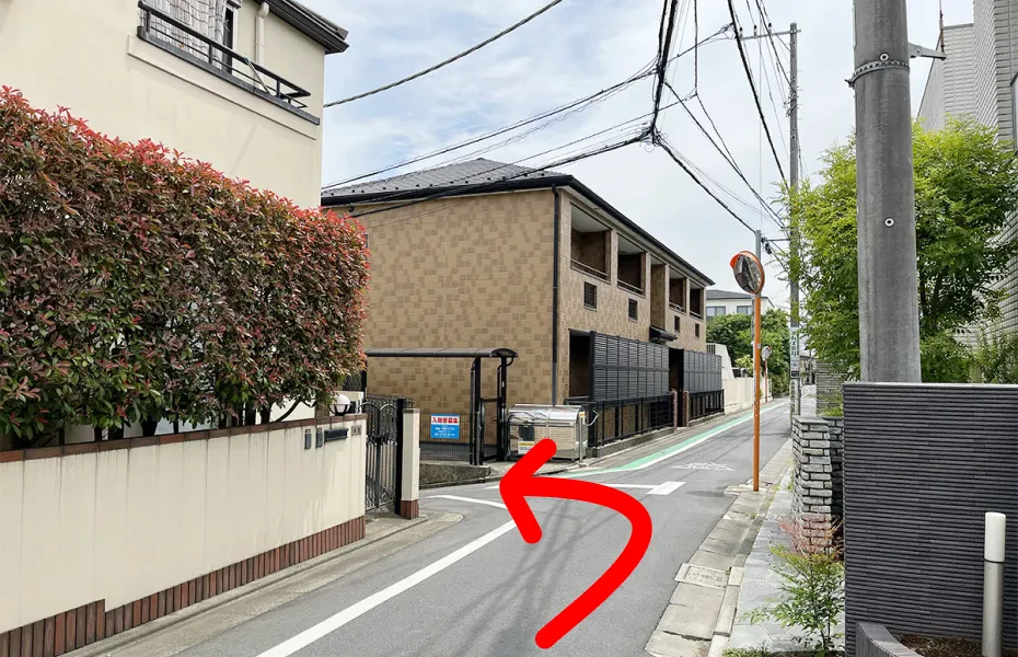 住宅街のT字路